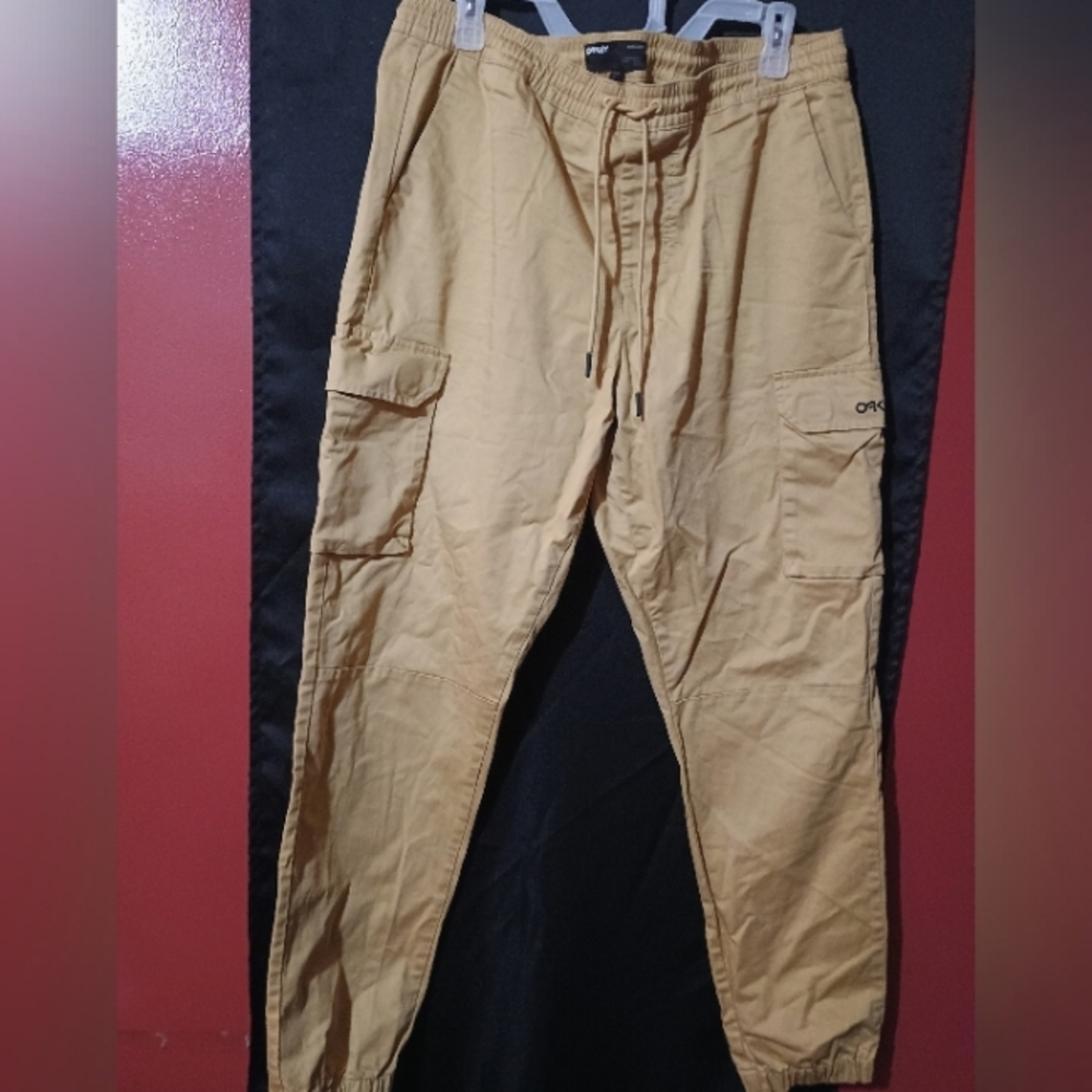Men's Oakley Cargo pants size M